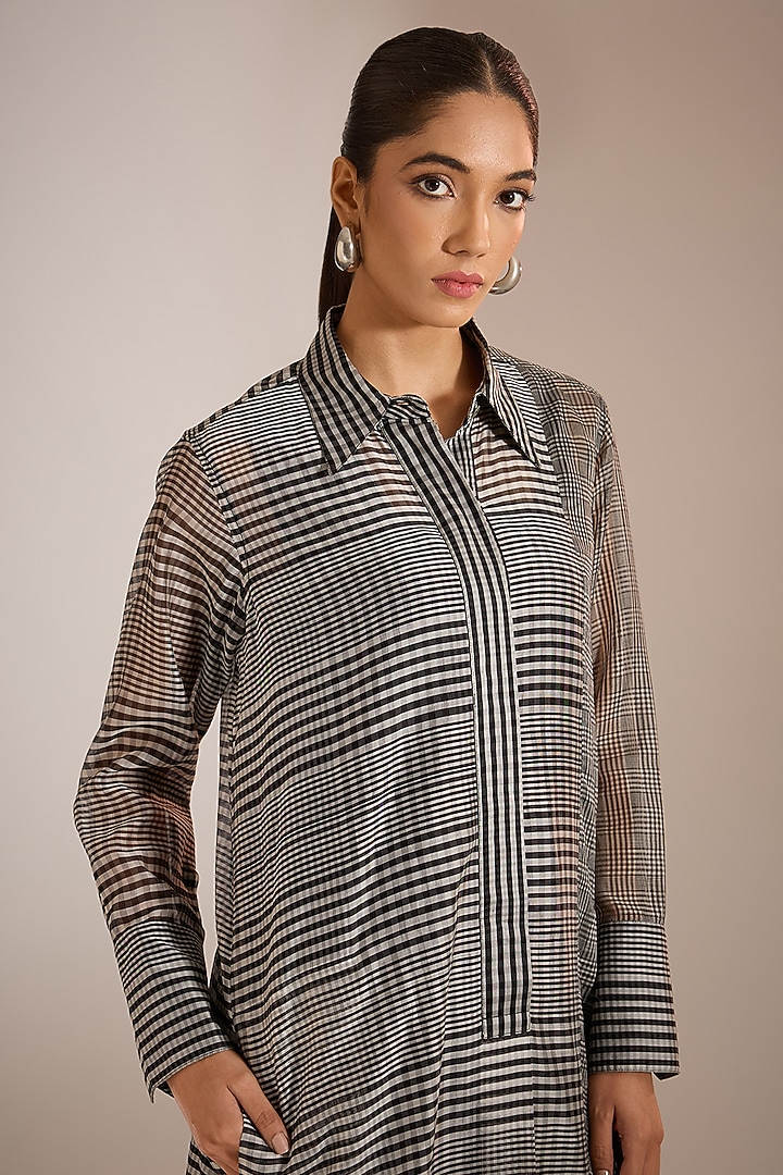 Black Handwoven Maheshwari Silk Checkered Tunic by Urvashi Kaur at Pernia's Pop Up Shop