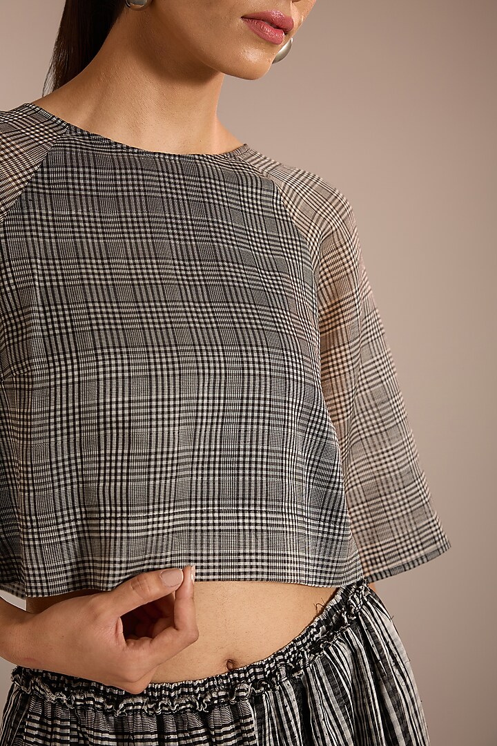 Black Handwoven Maheshwari Silk Checkered Crop Top by Urvashi Kaur at Pernia's Pop Up Shop