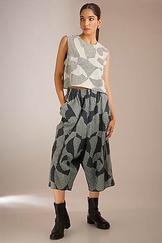 Ecru White Handloom Khadi Cotton Shibori Printed Crop Top by Urvashi Kaur