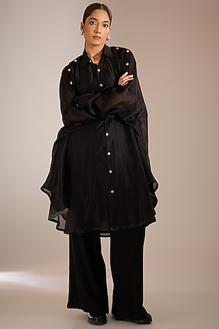 Black Crinkle Cotton Lounge Pants by Urvashi Kaur
