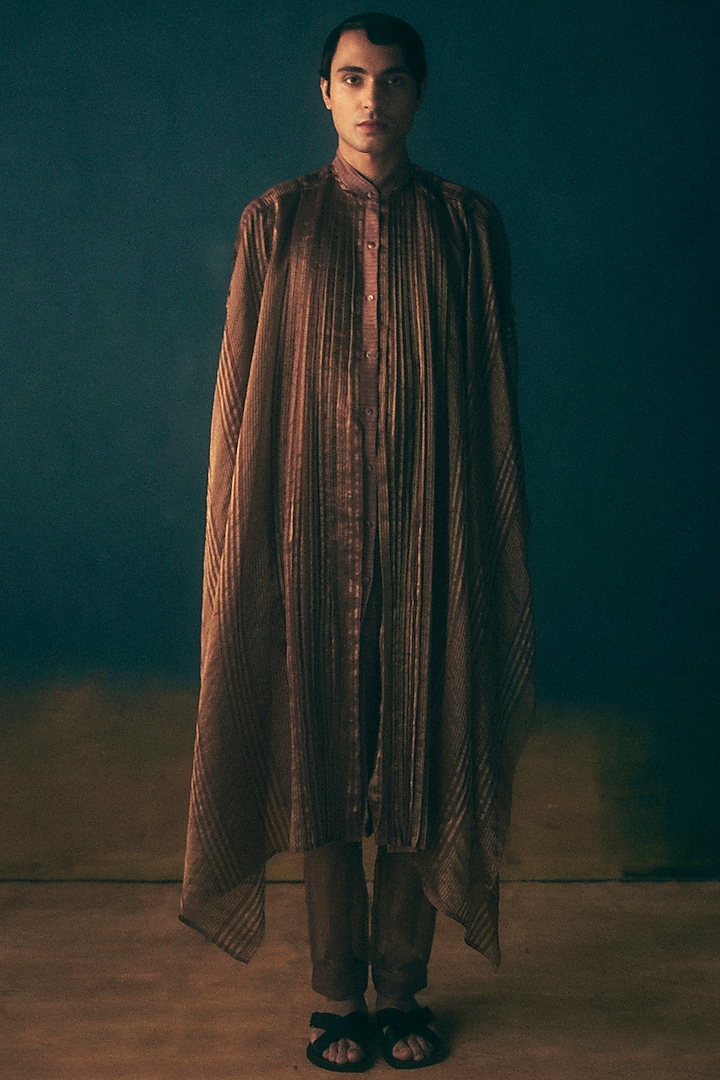 Copper Brown Chanderi Silk Kurta by Urvashi Kaur Men at Pernia's Pop Up Shop