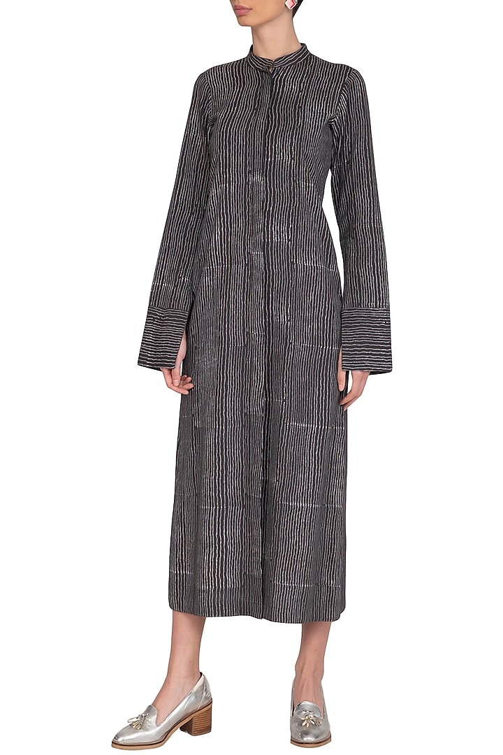 Grey Block Printed Tunic by Urvashi Kaur at Pernia's Pop Up Shop