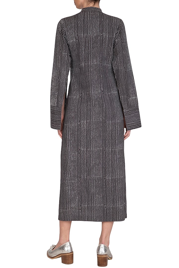 Grey Block Printed Tunic by Urvashi Kaur at Pernia's Pop Up Shop