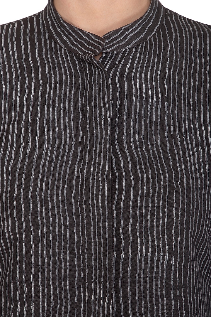 Grey Block Printed Tunic by Urvashi Kaur at Pernia's Pop Up Shop