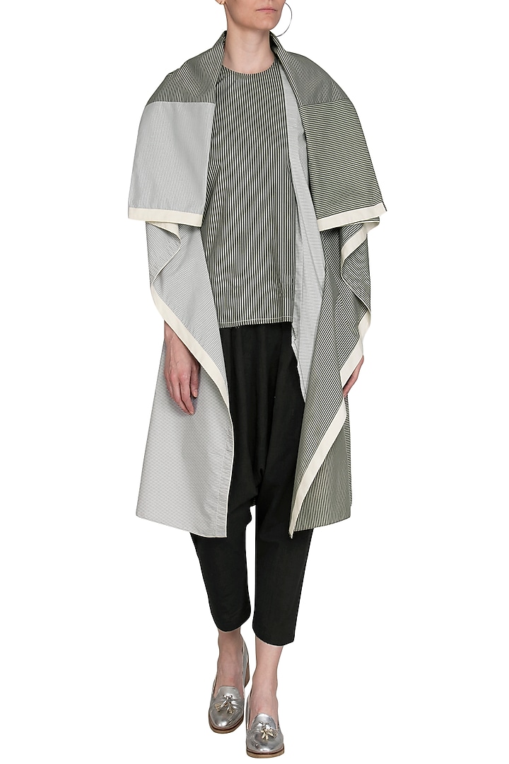 Grey Sleeveless Shrug by Kapda By Urvashi Kaur at Pernia's Pop Up Shop