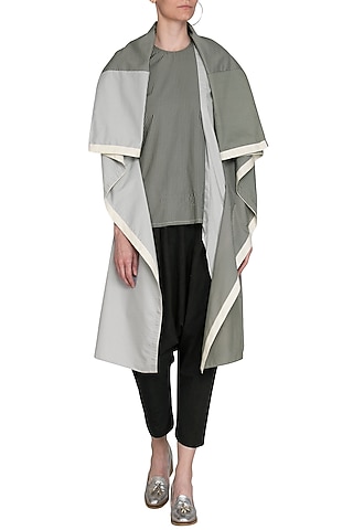 Grey Sleeveless Shrug by Kapda By Urvashi Kaur