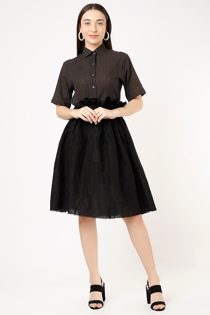 Black Linen High-Waisted Paper Bag Skirt by VAANI BESWAL