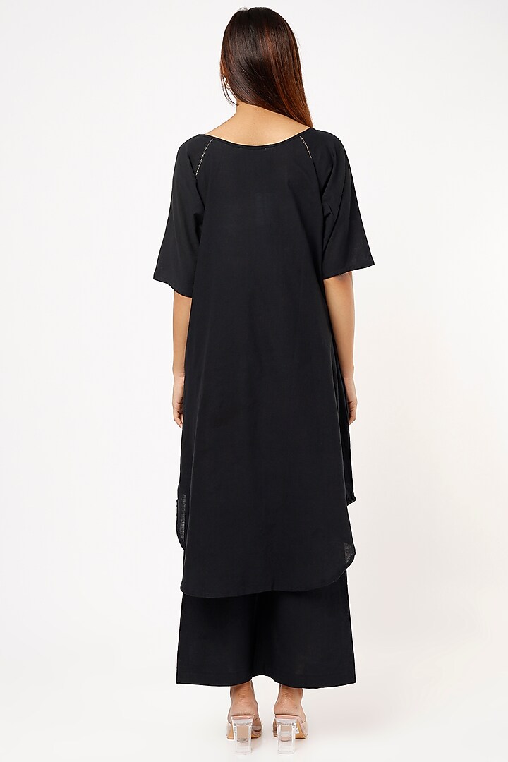 Black Linen Kurta Set by VAANI BESWAL at Pernia's Pop Up Shop