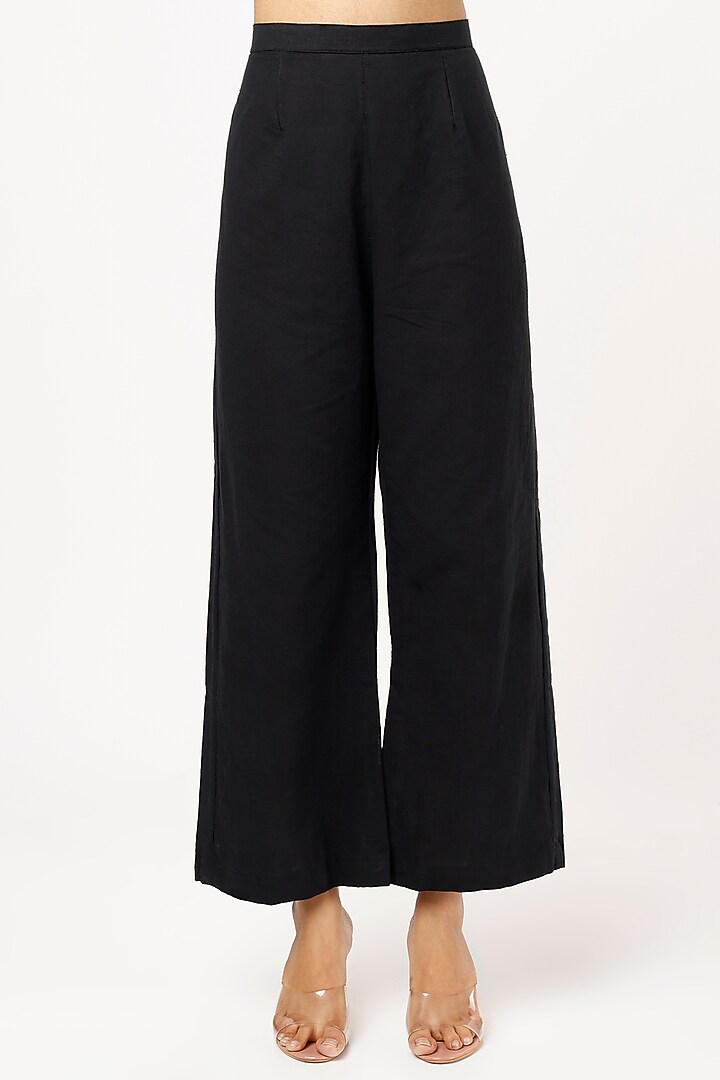 Black Linen Kurta Set by VAANI BESWAL at Pernia's Pop Up Shop