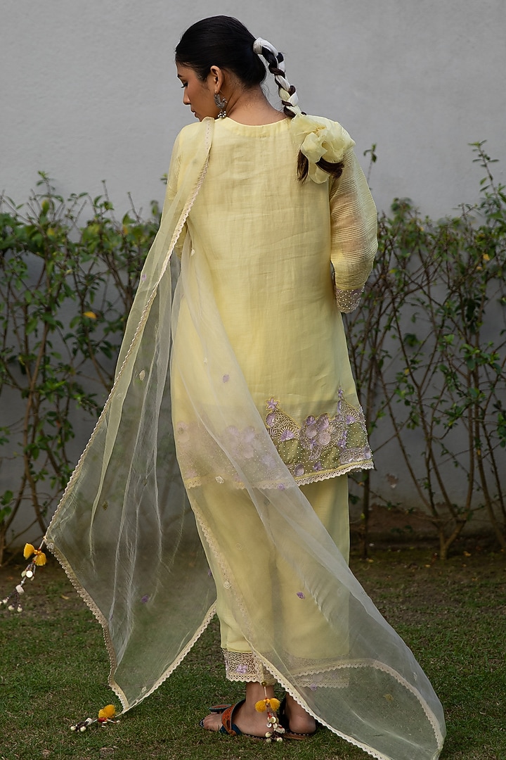 Yellow Handwoven Chanderi Hand Applique Embroidered Short Kurta Set by VAANI BESWAL at Pernia's Pop Up Shop