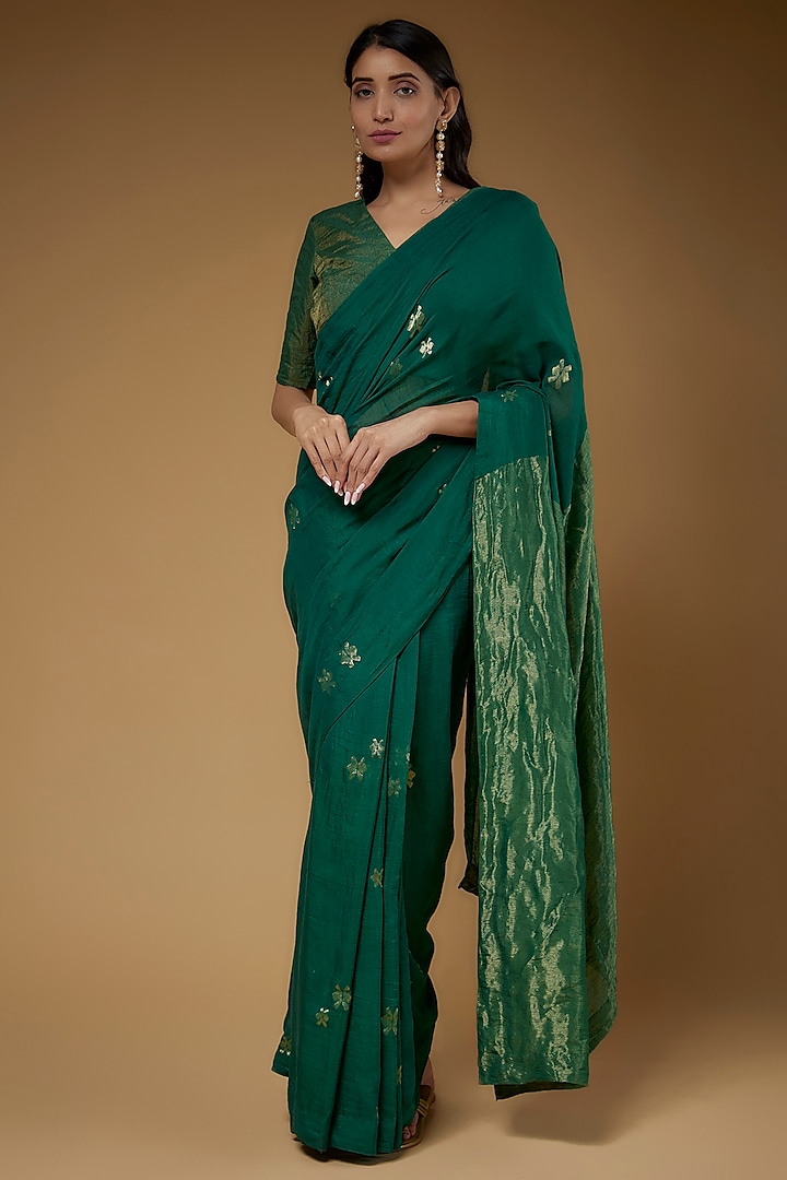 Green Jamdani Saree Set by VAANI BESWAL
