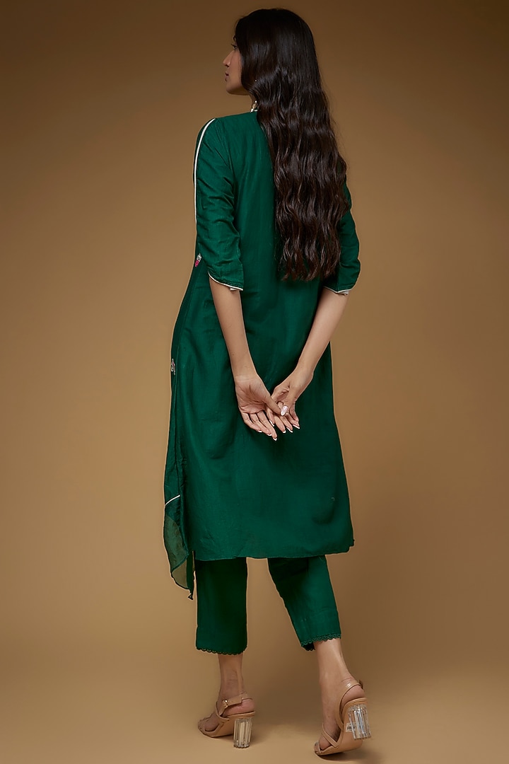 Green Handwoven Cotton Silk & Organza Hand Embroidered Asymmetrical Kurta Set by VAANI BESWAL at Pernia's Pop Up Shop