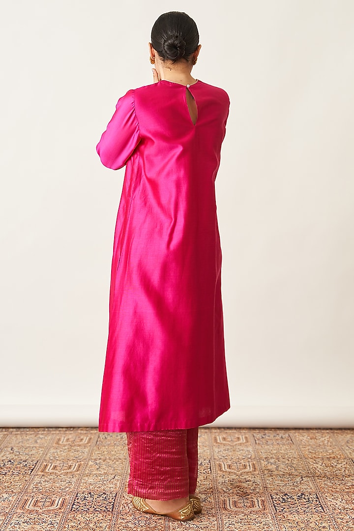 Rani Pink Silk Tissue Chanderi Kurta Set by Vaaya at Pernia's Pop Up Shop