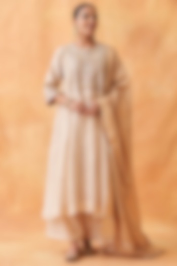 Gold Handwoven Silk Tissue Handwork Kurta Set by Vaaya at Pernia's Pop Up Shop