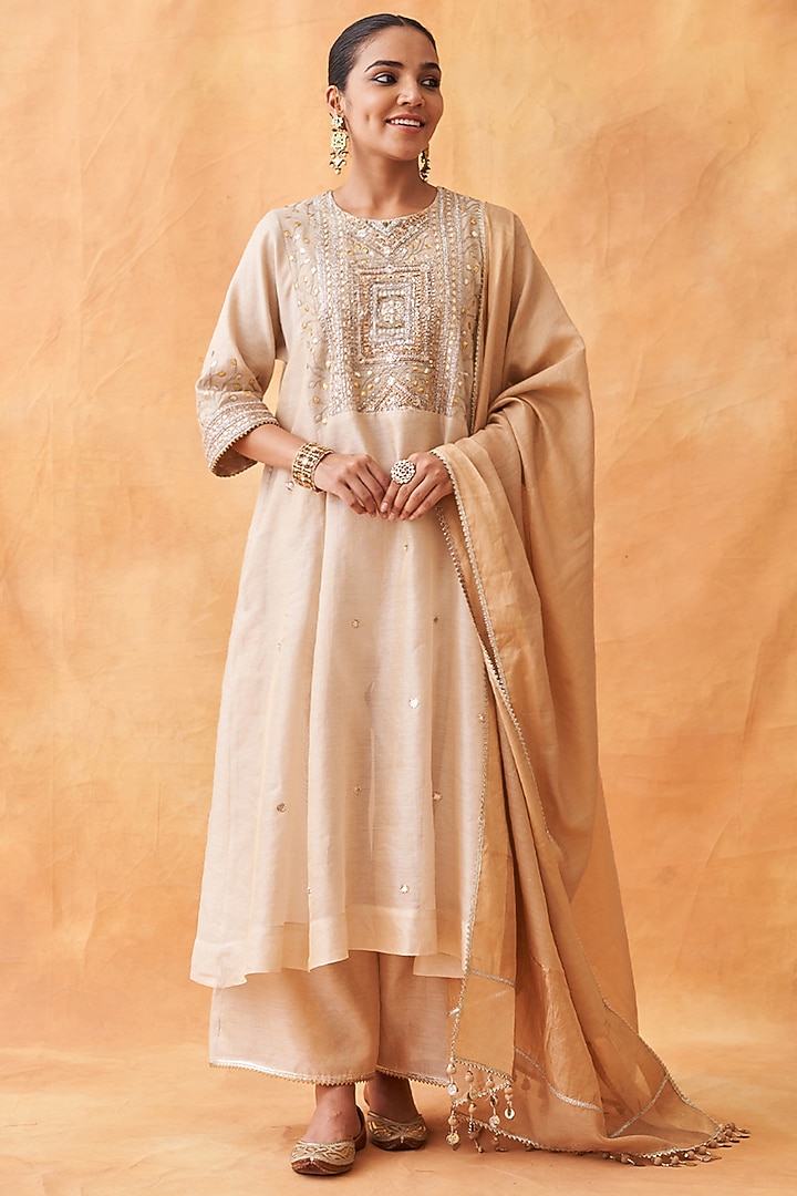 Gold Handwoven Silk Tissue Handwork Kurta Set by Vaaya at Pernia's Pop Up Shop