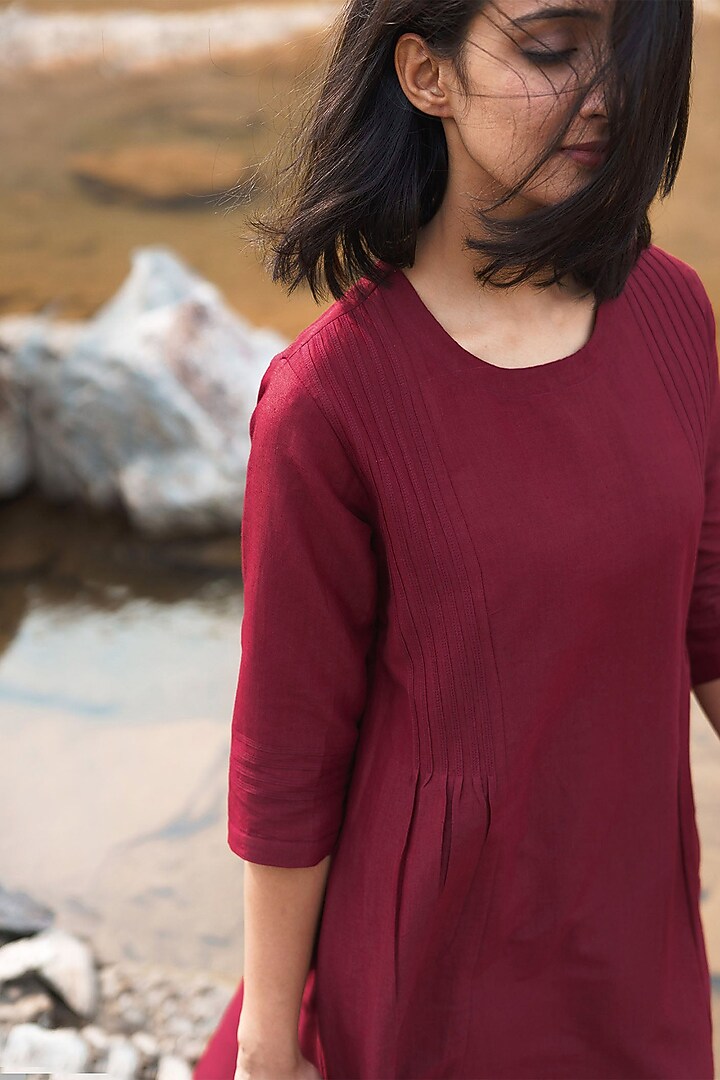 Maroon Handwoven Silk Cotton Pintucks Kurta Set by Vaaya at Pernia's Pop Up Shop