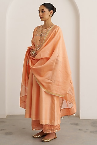 Peach Silk Chanderi Handwork Kurta Set by Vaaya