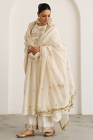 Ivory & Gold Silk Chanderi Handwork Kurta Set by Vaaya