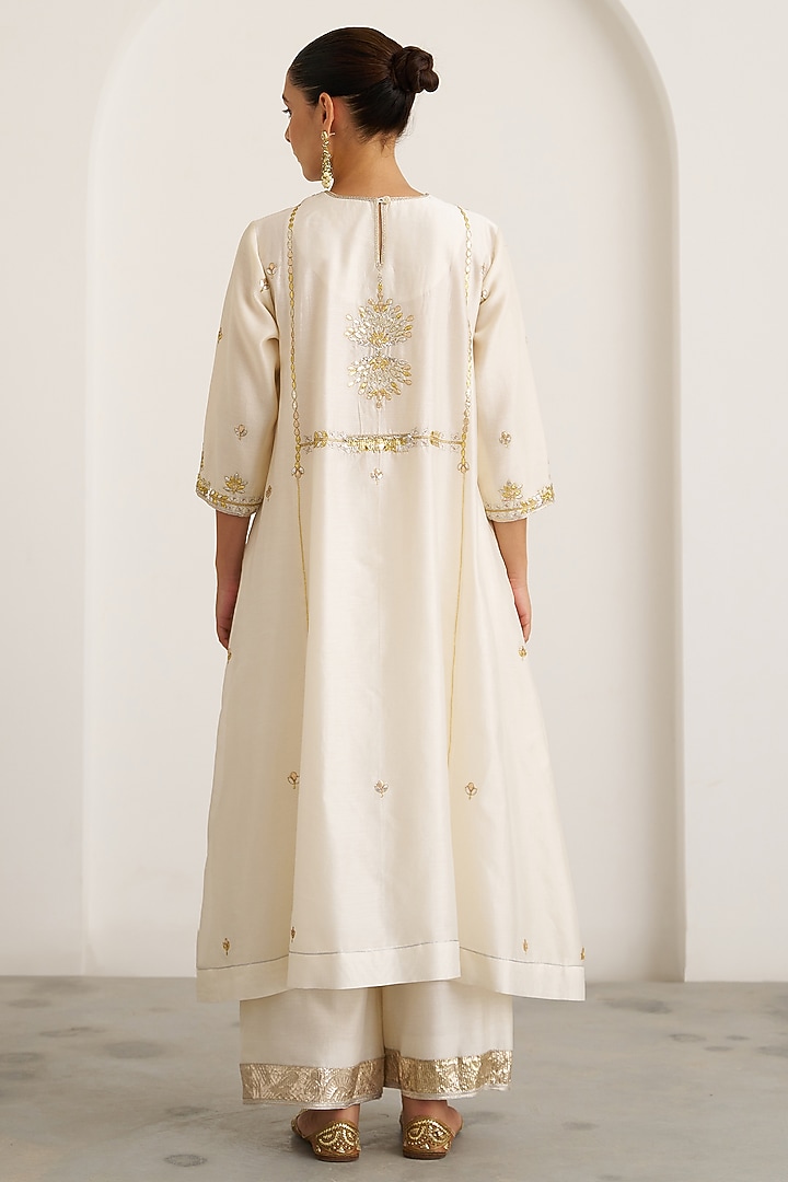 Ivory & Gold Silk Chanderi Handwork Kurta Set by Vaaya at Pernia's Pop Up Shop
