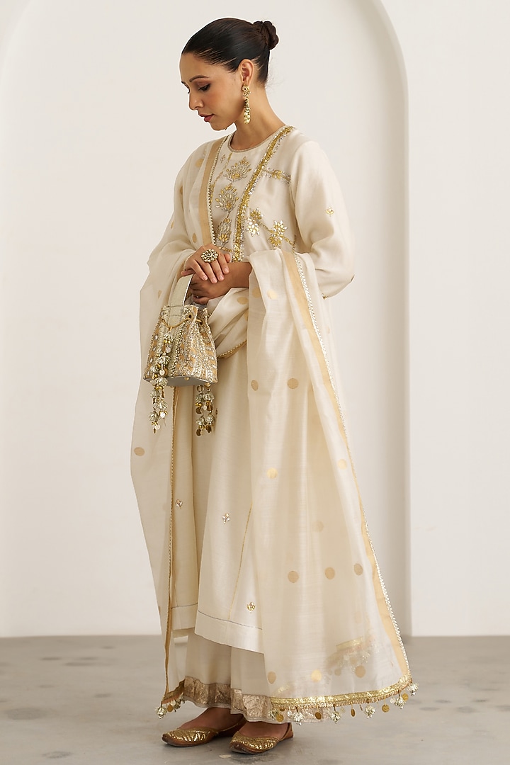 Ivory & Gold Silk Chanderi Handwork Kurta Set by Vaaya at Pernia's Pop Up Shop