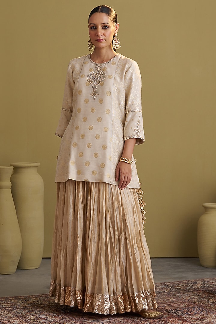 Gold Crushed Silk Tissue Chanderi Wedding Lehenga Set by Vaaya at Pernia's Pop Up Shop