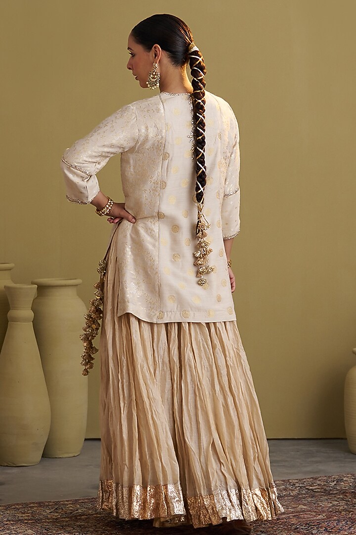 Gold Crushed Silk Tissue Chanderi Wedding Lehenga Set by Vaaya at Pernia's Pop Up Shop
