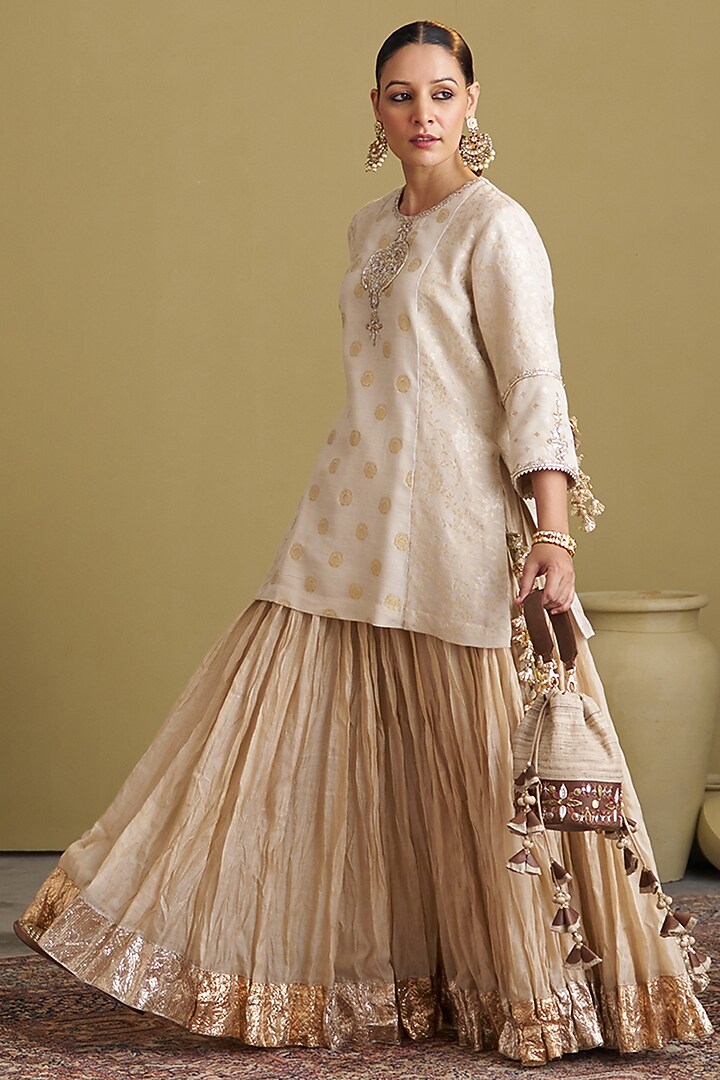 Gold Crushed Silk Tissue Chanderi Wedding Lehenga Set by Vaaya at Pernia's Pop Up Shop