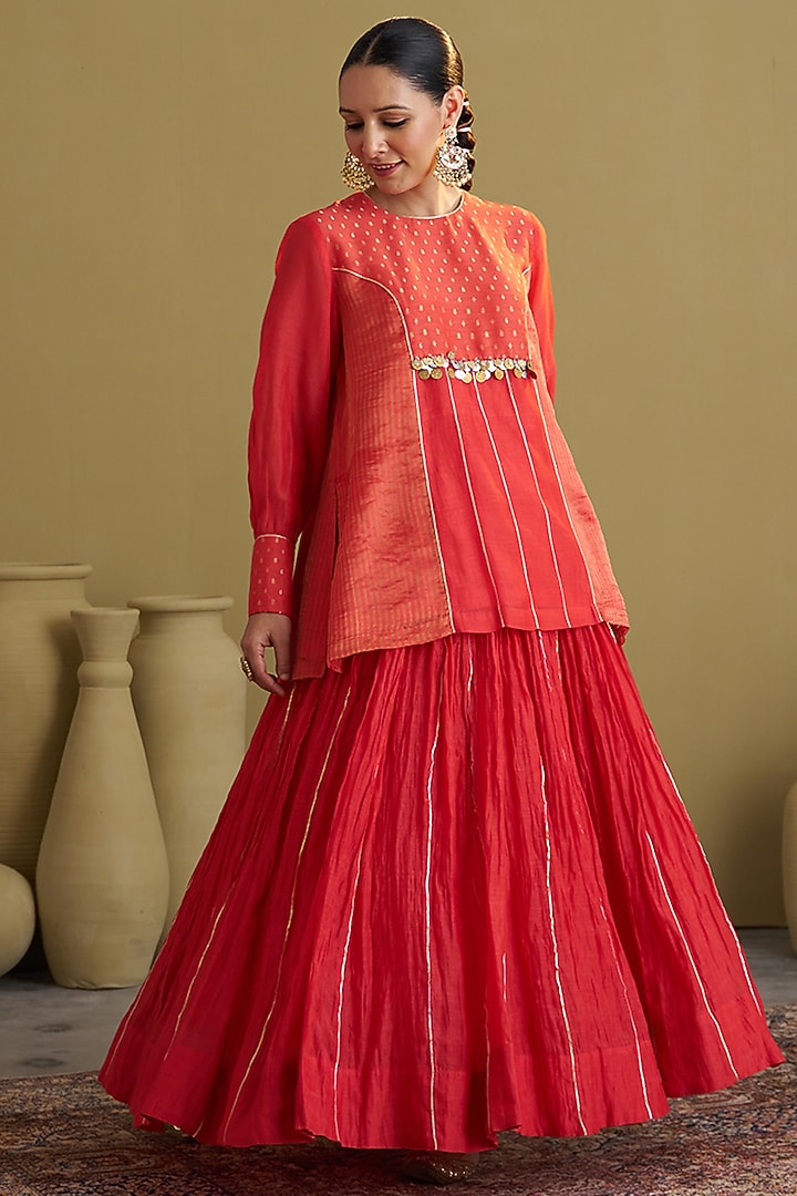 Red Mul Chanderi Handwork Crushed Wedding Lehenga Set by Vaaya at Pernia's Pop Up Shop