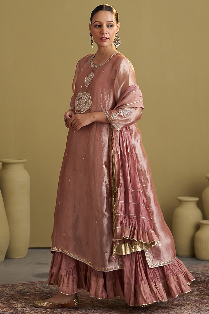 Rose Pink Crushed Silk Chanderi Gota Work Dupatta by Vaaya at Pernia's Pop Up Shop