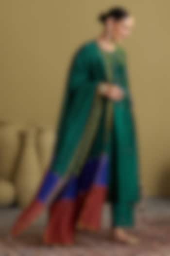 Emerald Green Silk Chanderi Handwork Kurta Set by Vaaya at Pernia's Pop Up Shop