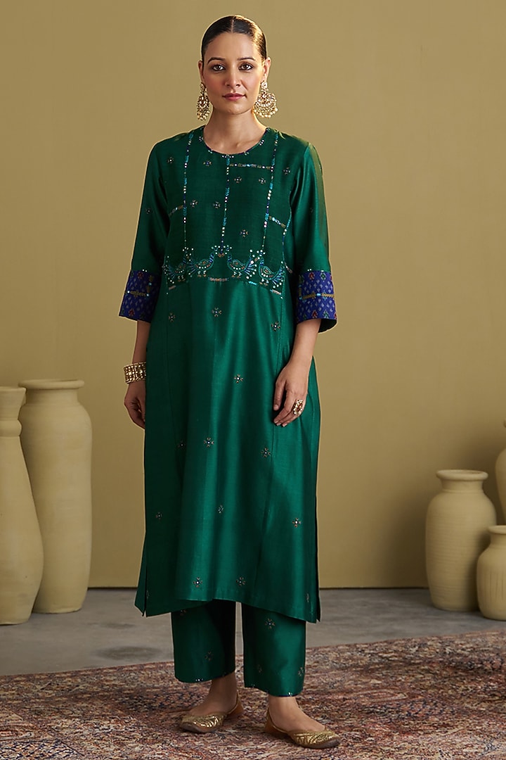Emerald Green Silk Chanderi Handwork Kurta Set by Vaaya at Pernia's Pop Up Shop