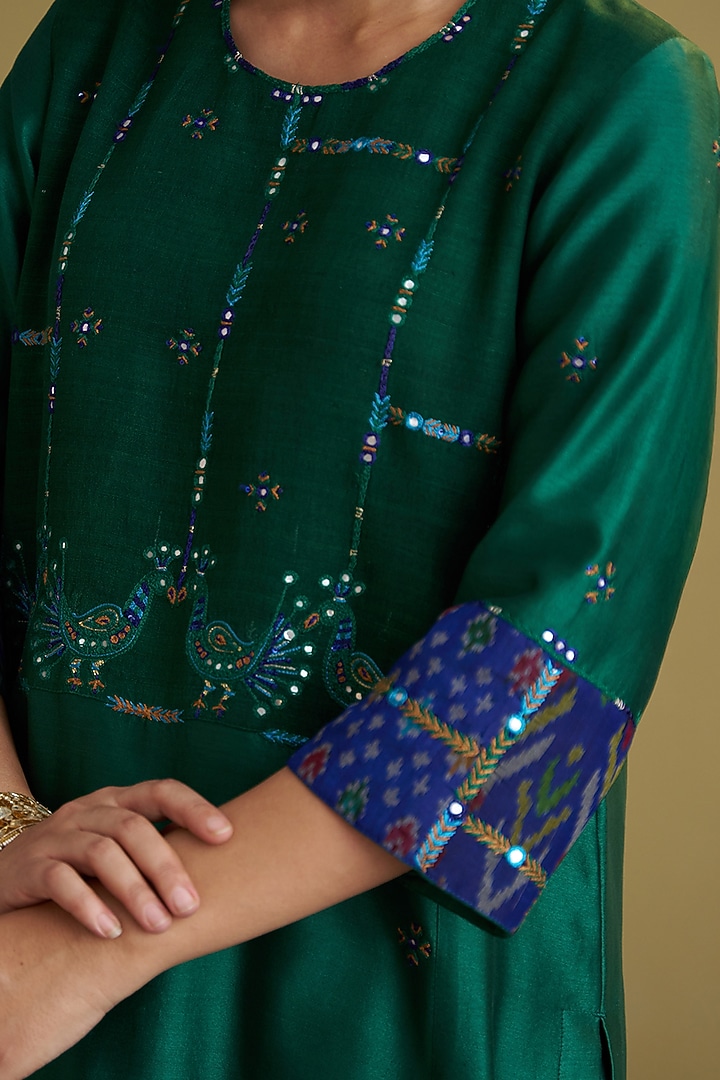 Emerald Green Silk Chanderi Handwork Kurta Set by Vaaya at Pernia's Pop Up Shop
