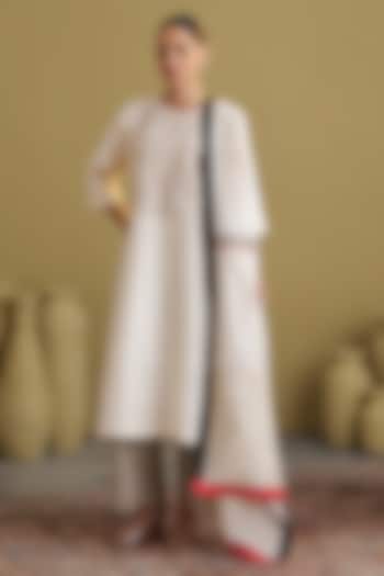 Ivory Mulberry Silk Kurta Set by Vaaya at Pernia's Pop Up Shop