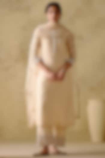 Ivory Chanderi Silk Hand Embroidered Kurta Set by Varun chhabra at Pernia's Pop Up Shop