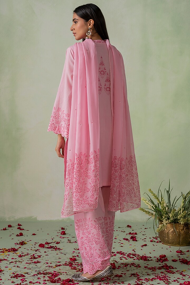 Pink Cambric Cotton Block Printed & Embroidered Kurta Set by Varun chhabra at Pernia's Pop Up Shop