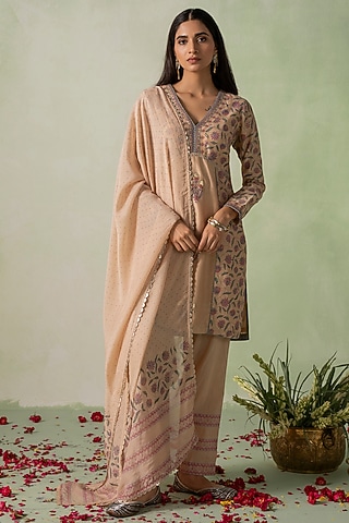 Peach Chanderi Floral Block Printed Kurta Set by Varun chhabra