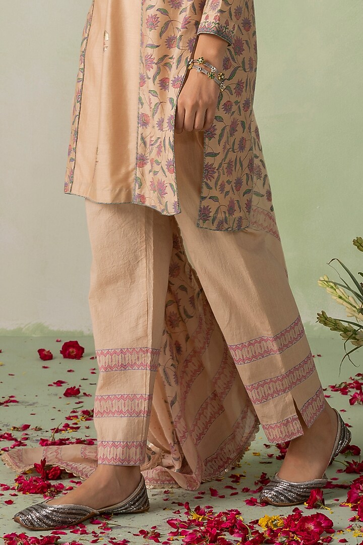 Peach Chanderi Floral Block Printed Kurta Set by Varun chhabra at Pernia's Pop Up Shop