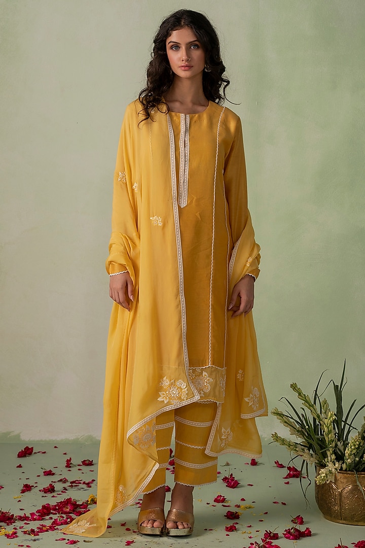 Mustard Cotton Cambric Resham & Cutdana Embellished Kurta Set by Varun chhabra