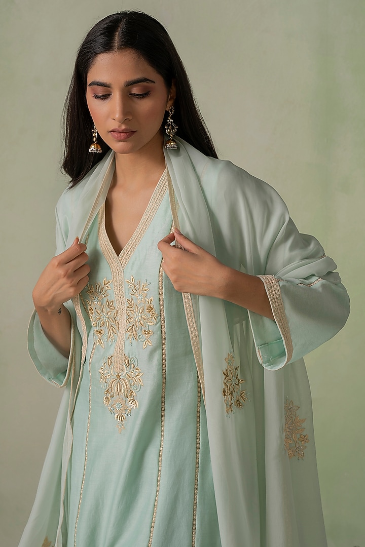 Aqua Blue Chanderi Silk Resham & Beads Embroidered Kurta Set by Varun chhabra at Pernia's Pop Up Shop