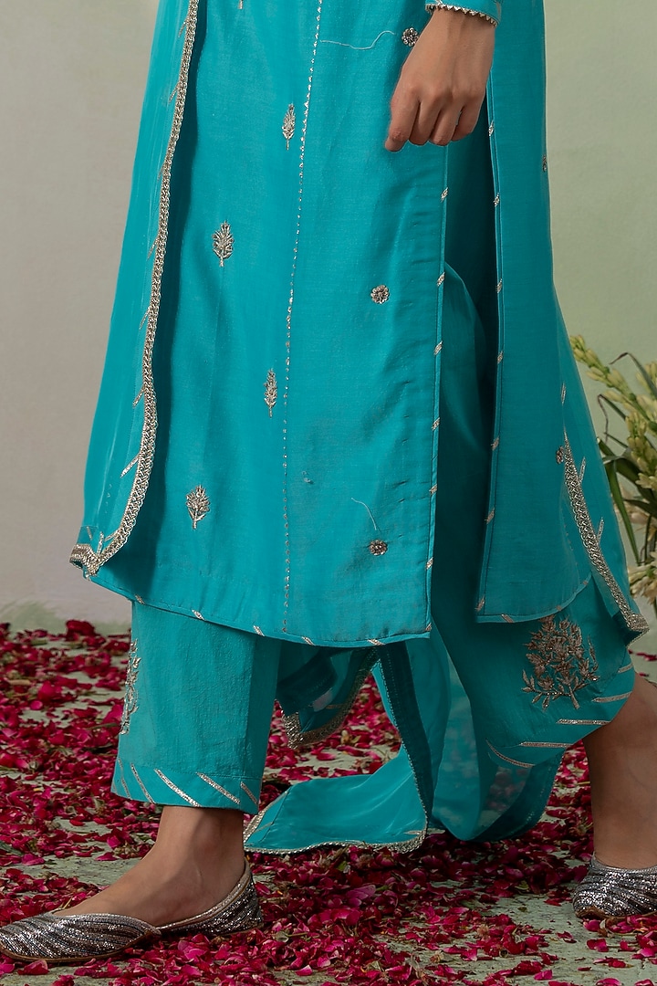 Turquoise Chanderi Silk Zari & Sequins Embroidered Kurta Set by Varun chhabra at Pernia's Pop Up Shop