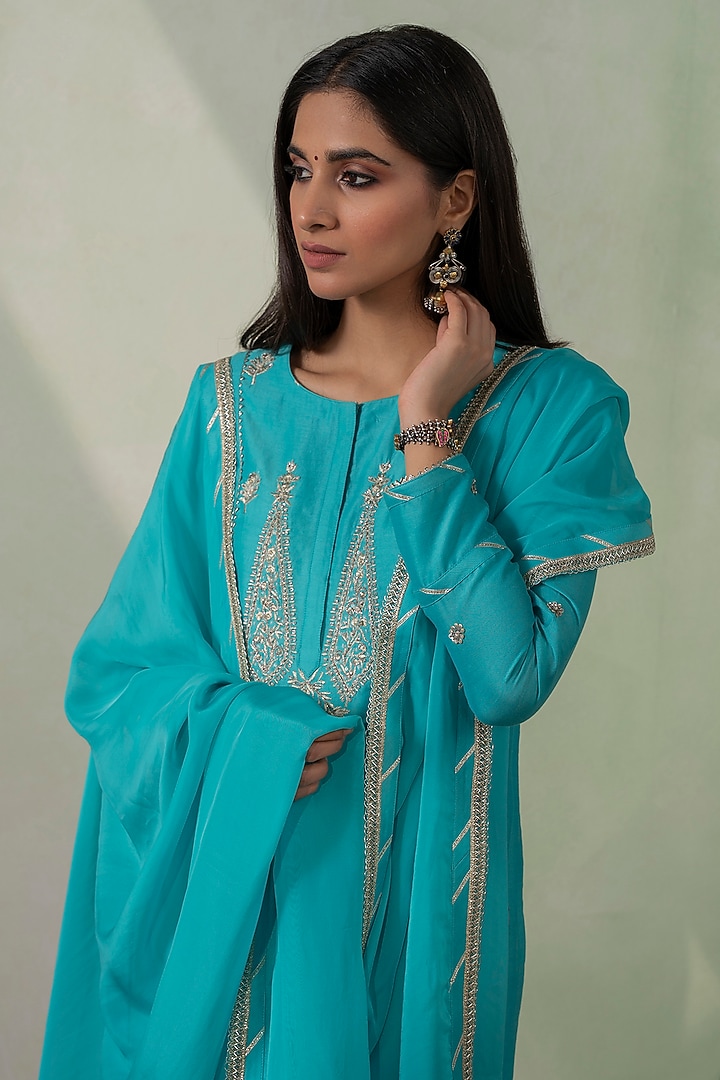 Turquoise Chanderi Silk Zari & Sequins Embroidered Kurta Set by Varun chhabra at Pernia's Pop Up Shop