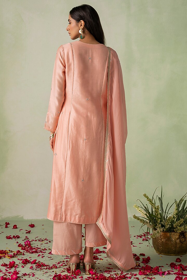 Peach Chanderi Silk Zari & Sequins Embroidered Kurta Set by Varun chhabra at Pernia's Pop Up Shop
