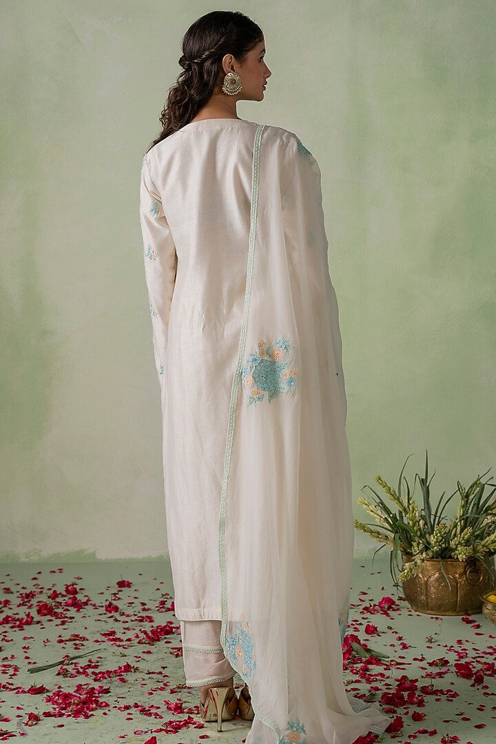 Ivory Chanderi Silk Cutdana & Sequins Embroidered Kurta Set by Varun chhabra at Pernia's Pop Up Shop