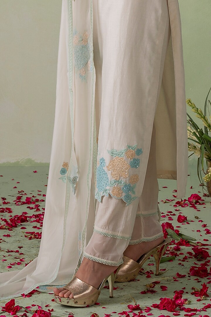 Ivory Chanderi Silk Cutdana & Sequins Embroidered Kurta Set by Varun chhabra at Pernia's Pop Up Shop