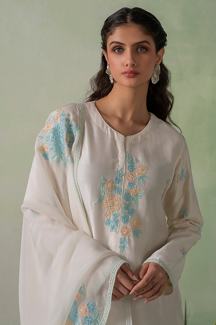 Ivory Chanderi Silk Cutdana & Sequins Embroidered Kurta Set by Varun chhabra at Pernia's Pop Up Shop