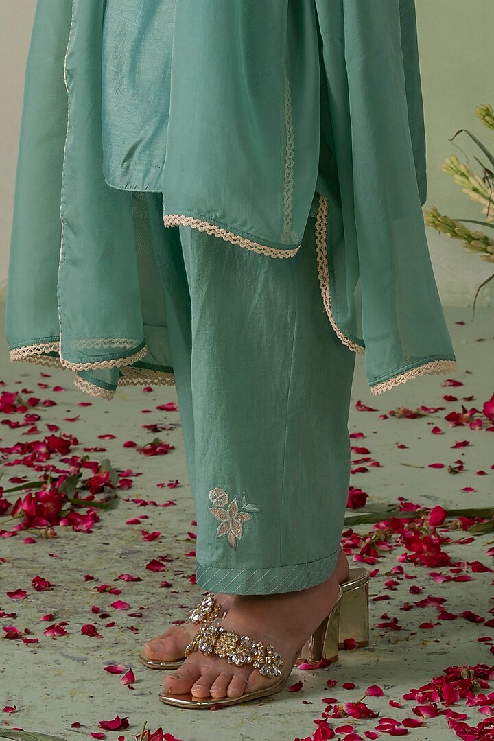 Aqua Blue Chanderi Silk Floral & Thread Embroidered Kurta Set by Varun chhabra at Pernia's Pop Up Shop