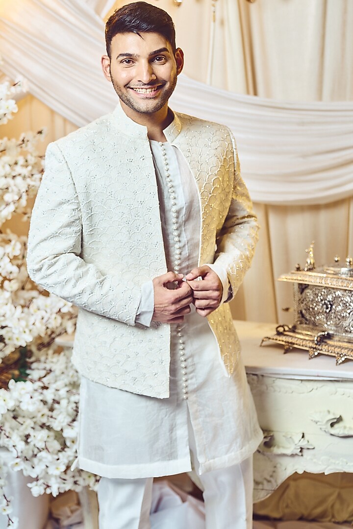 Seashell White Twill Silk Embroidered Jacket Set by Varun Chakkilam Men at Pernia's Pop Up Shop