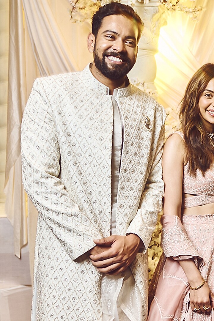 Seashell White Twill Silk Embroidered Groom Sherwani Set by Varun Chakkilam Men at Pernia's Pop Up Shop