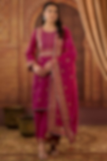 Red Dhaka Silk Zari Sequins Work Kurta Set by VAGA FASHIONS at Pernia's Pop Up Shop
