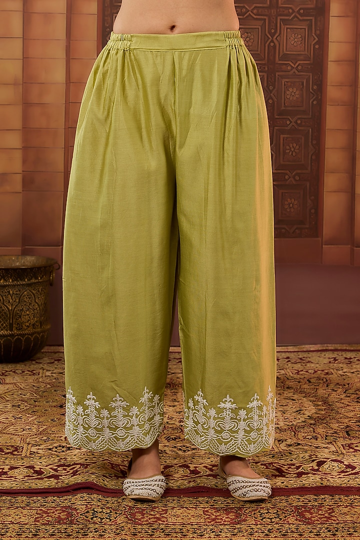 Green Mal Fabric Dori Work Kurta Set by VAGA FASHIONS at Pernia's Pop Up Shop